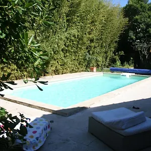 Le Petit Palais Maisonnette Apartahotel Aviñón